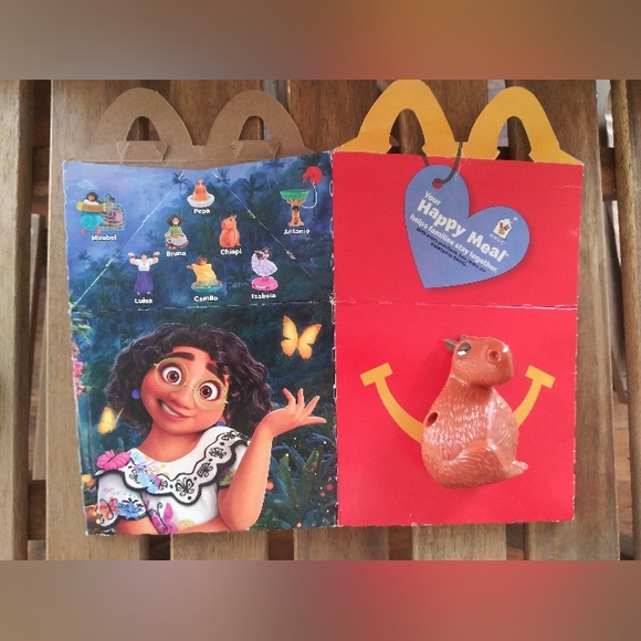 Encanto Happy Meal toys - Picture 4 of 7